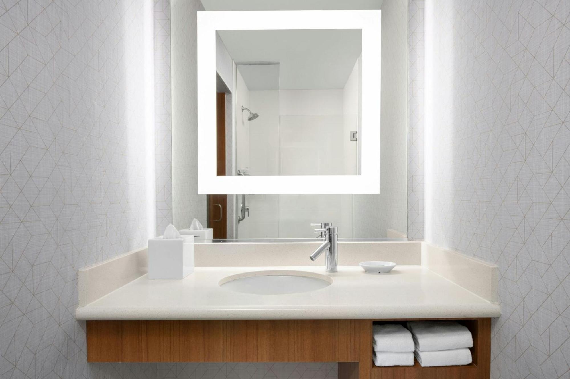 Springhill Suites Irvine John Wayne Airport / Orange County Екстериор снимка